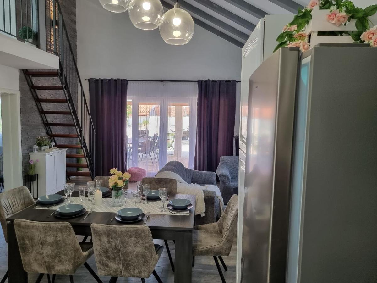 Villa Green Spirit Polaca Bagian luar foto