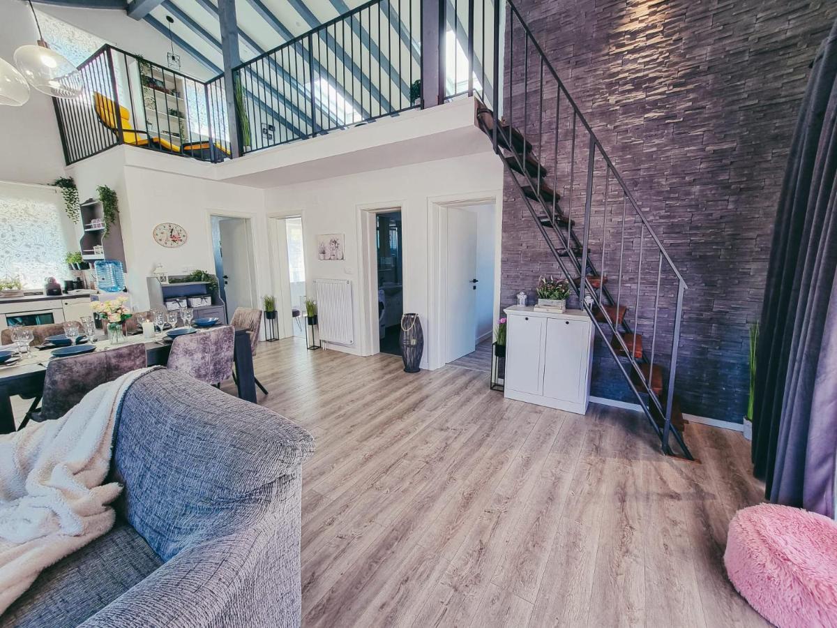 Villa Green Spirit Polaca Bagian luar foto
